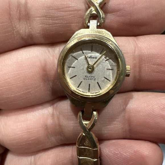 Running‎ Galaxie by Elgin Women's Vintage Ladies Gold Tone Quartz Watch Dainty - Picture 1 of 8